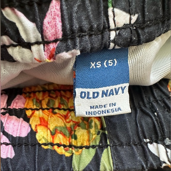 Old Navy Toddler Boys Print Swim Trunks - Picture 4 of 4